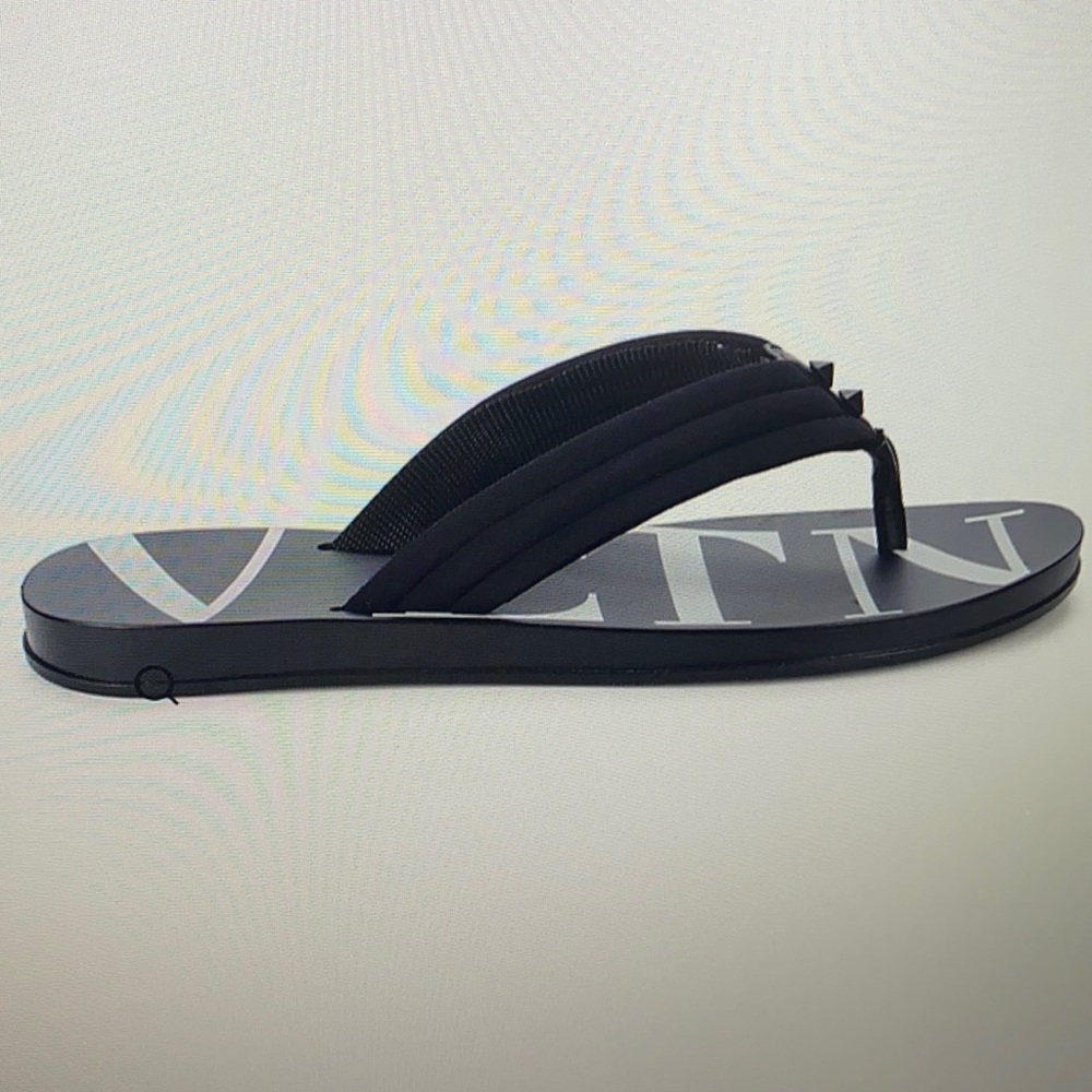 Valentino Garavani Rossi Flip Flops